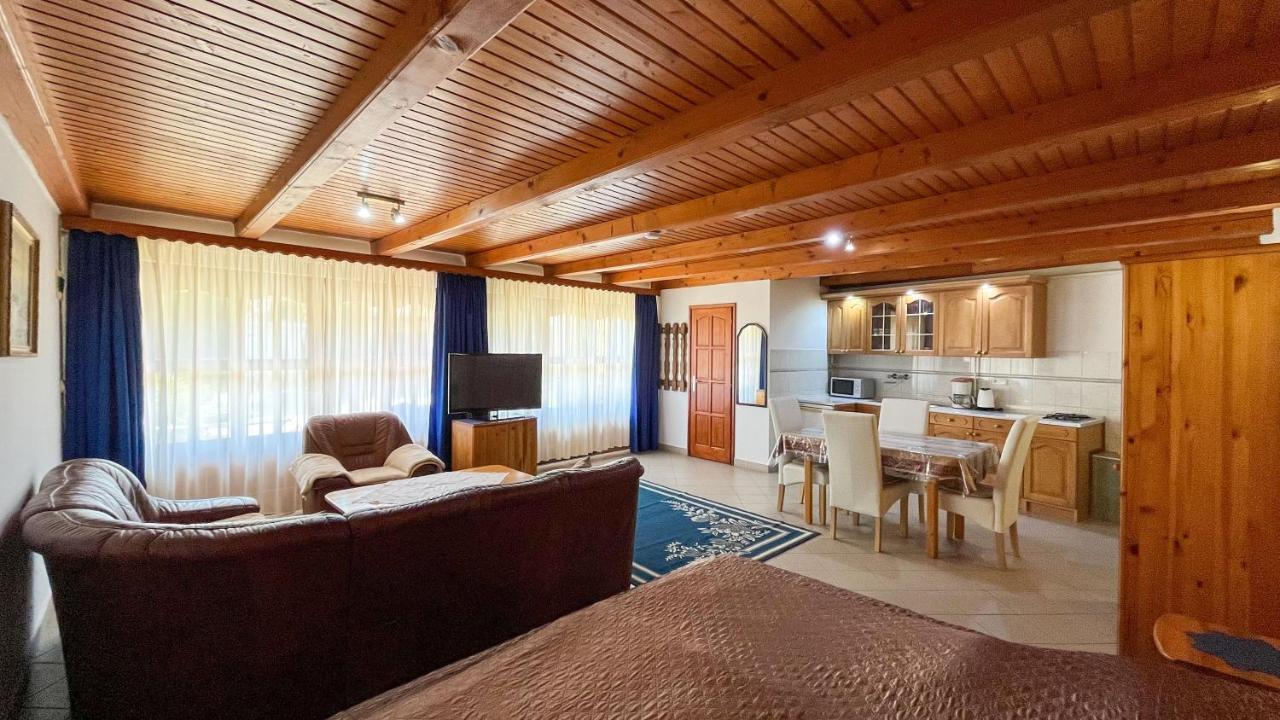 Magyar Apartmanhazak I-Iii. Zalakaros Eksteriør billede