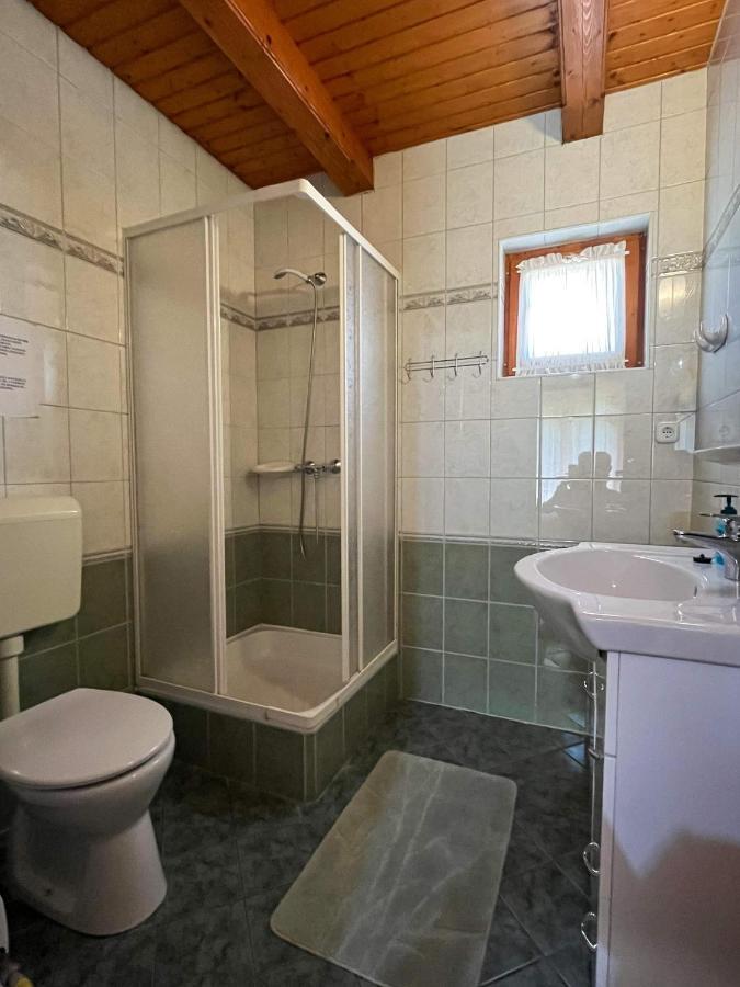 Magyar Apartmanhazak I-Iii. Zalakaros Eksteriør billede