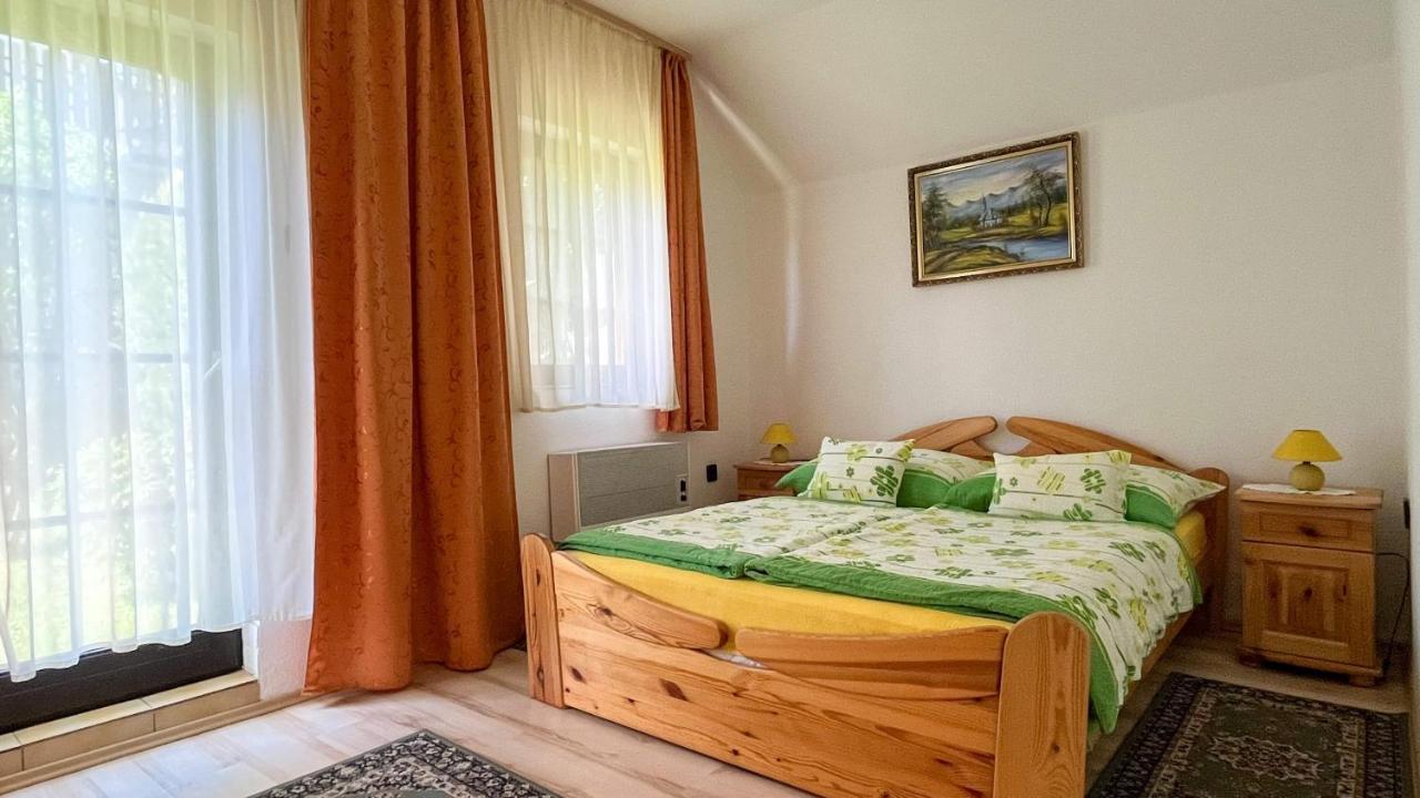 Magyar Apartmanhazak I-Iii. Zalakaros Eksteriør billede