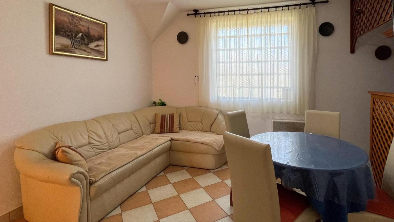 Magyar Apartmanhazak I-Iii. Zalakaros Eksteriør billede